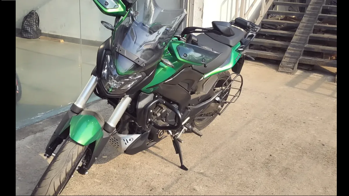 2025 Bajaj Dominar 400